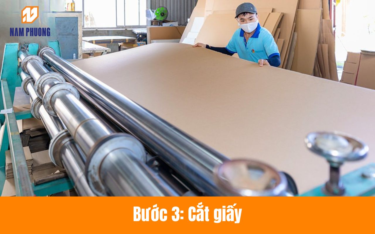 Bước 3: Cắt giấy