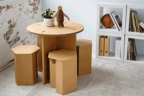 làm bàn ghế cho bé bằng thùng carton